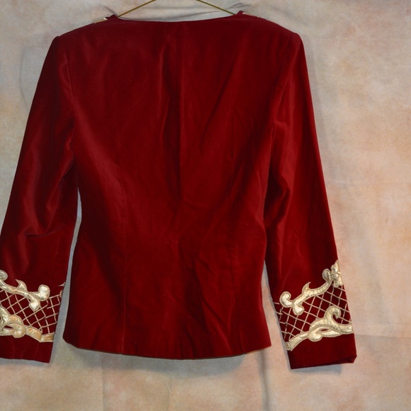 REd Velvet Blazer Embellished in Gold Applicae Sz 38 /M - Picture 7 of 10